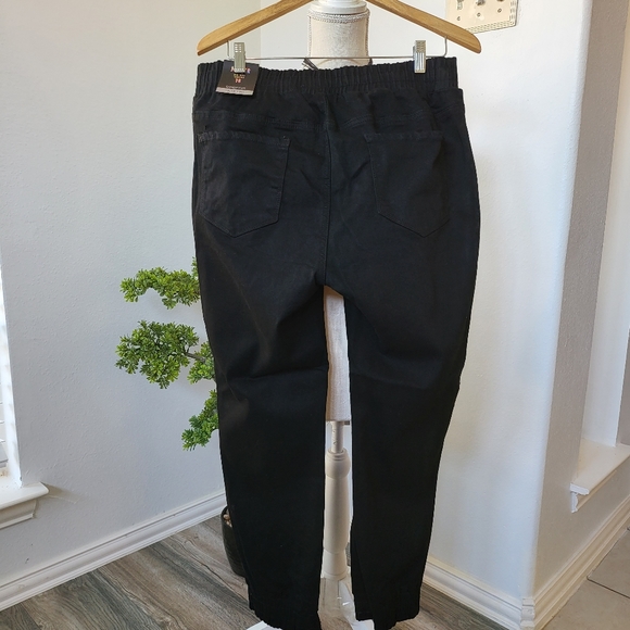 Sandpiper Denim Jogger - Picture 4 of 13